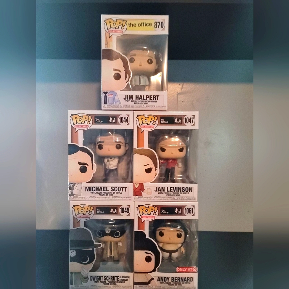 Lot of Funko Pop The Office Jim Halpert (#870)Michael Scott (#1044)Dwight...